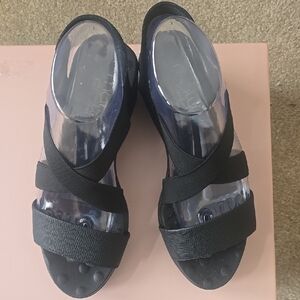 Black Slip-On Malu Sandals with Textured Straps Size 8 Yoga Mat Sole
